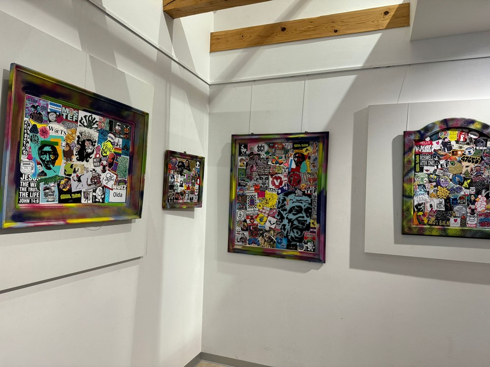 Izložba i radionice stikera i paste upova (naljepnica i postera)